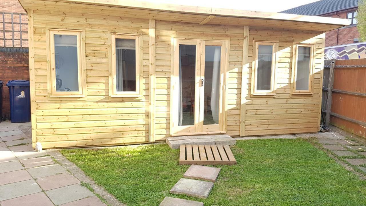 Urban Log Cabin near zone 2 tube London Bagian luar foto